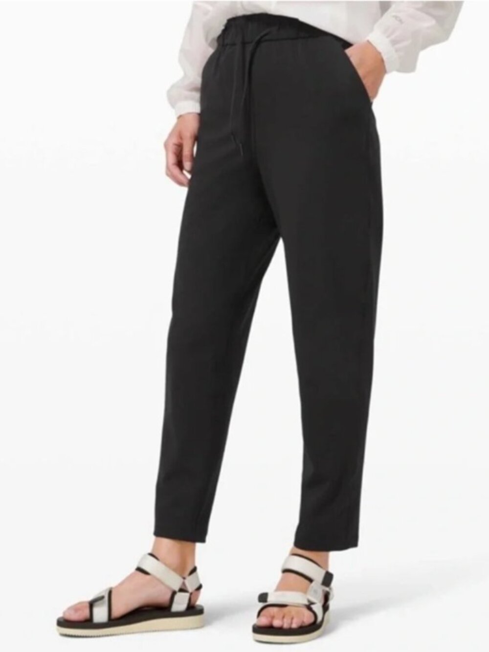 Lululemon Keep Moving Pant High-Rise Sz 8 barely worn Black